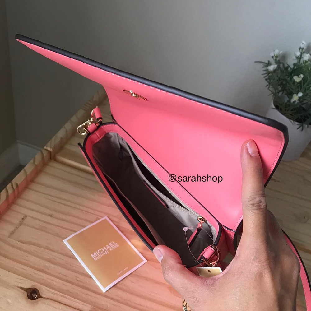 🌼Michael Kors Purse - Picture 9 of 13